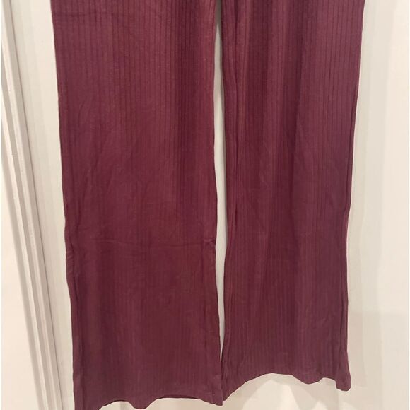 n: Philanthropy Revolve Reign Straight Leg Pull on Burgundy Pants.Size M - Picture 6 of 10